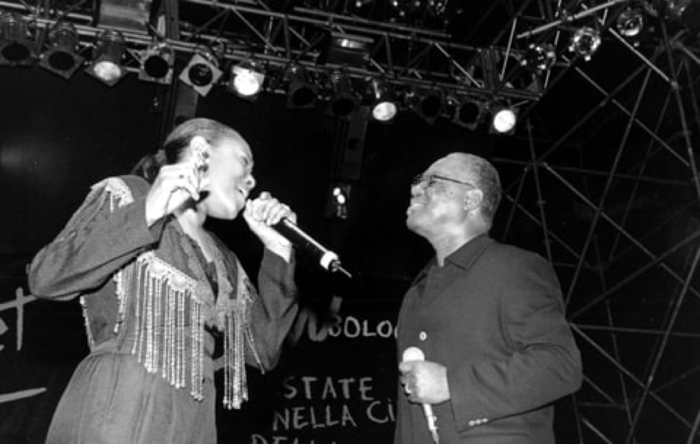 Don and Ann Peebles perform together
