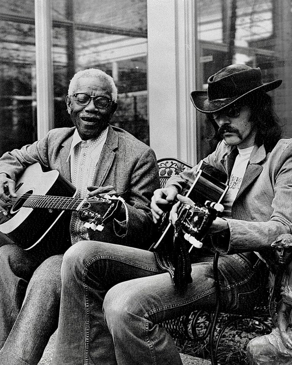 Don and Furry play guitars